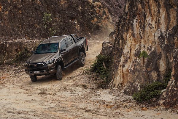 HILUX - Image 10